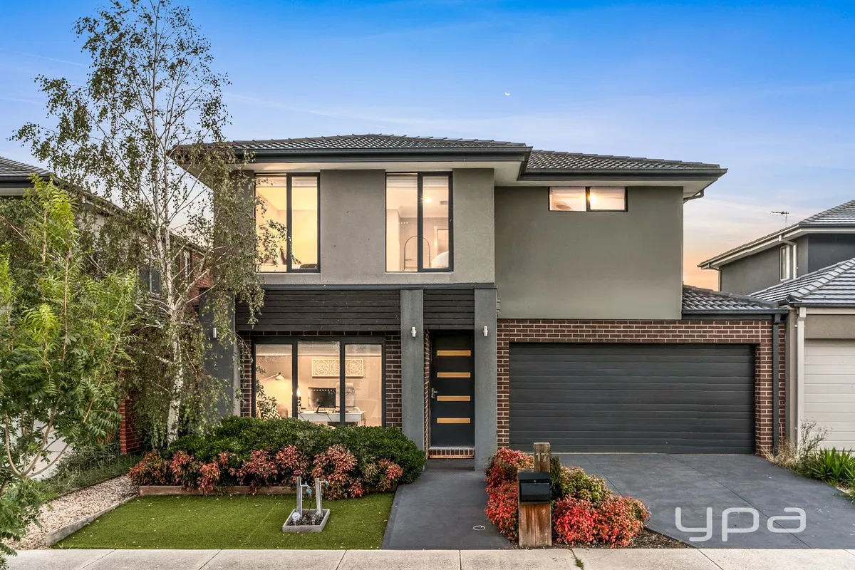 Luxury Double-Storey Family Living in Prestigious Upper Point Cook !!, Point Cook
