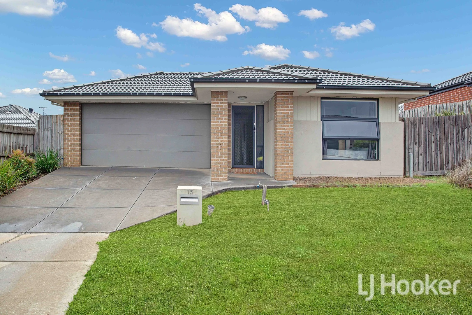 15 Hart Crescent, Brookfield VIC 3338