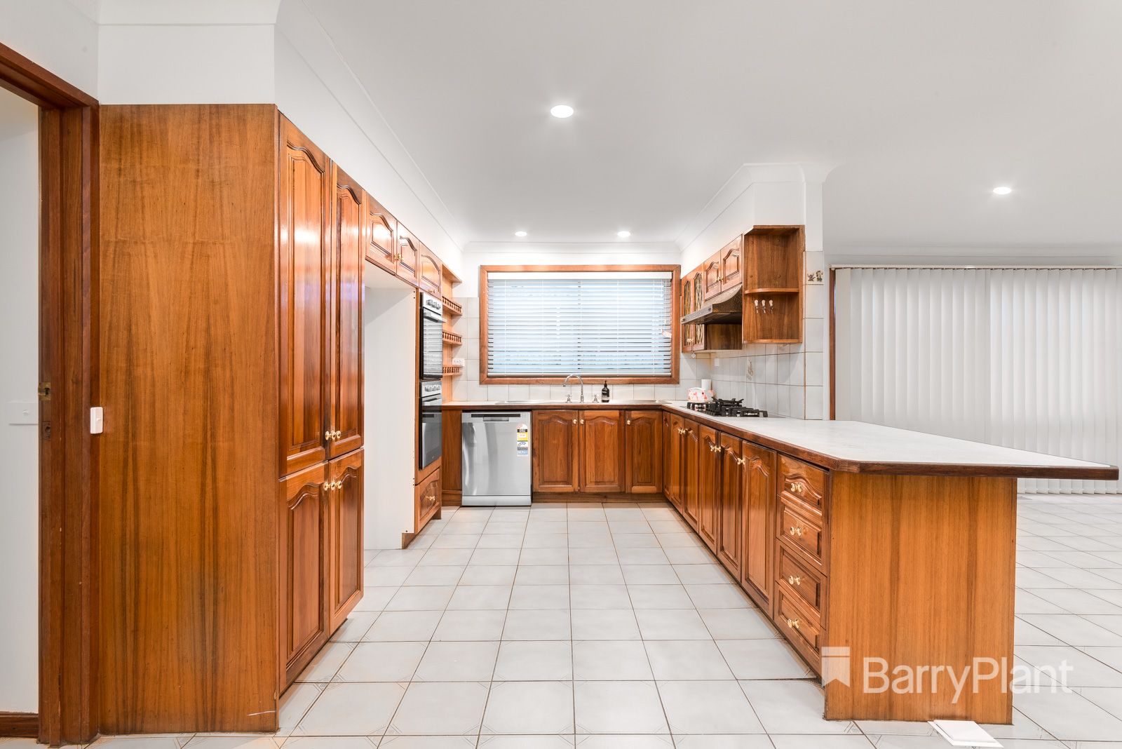 37 Peppercorn Parade, Epping VIC 3076, Image 2
