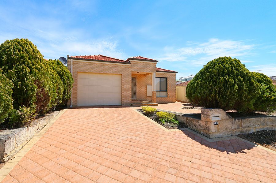3 bedrooms Villa in 18B Fallow Crescent SPEARWOOD WA, 6163