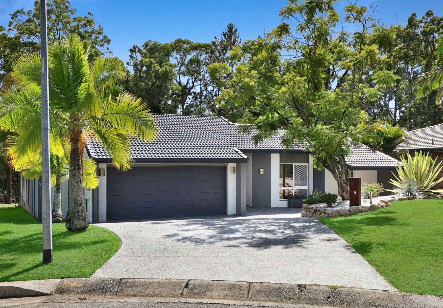 4 bedrooms House in 13 Chantilly Place ROBINA QLD, 4226