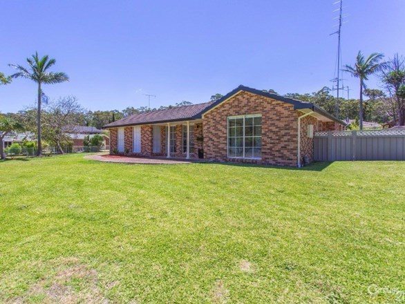 37 Parklea Avenue, Croudace Bay NSW 2280