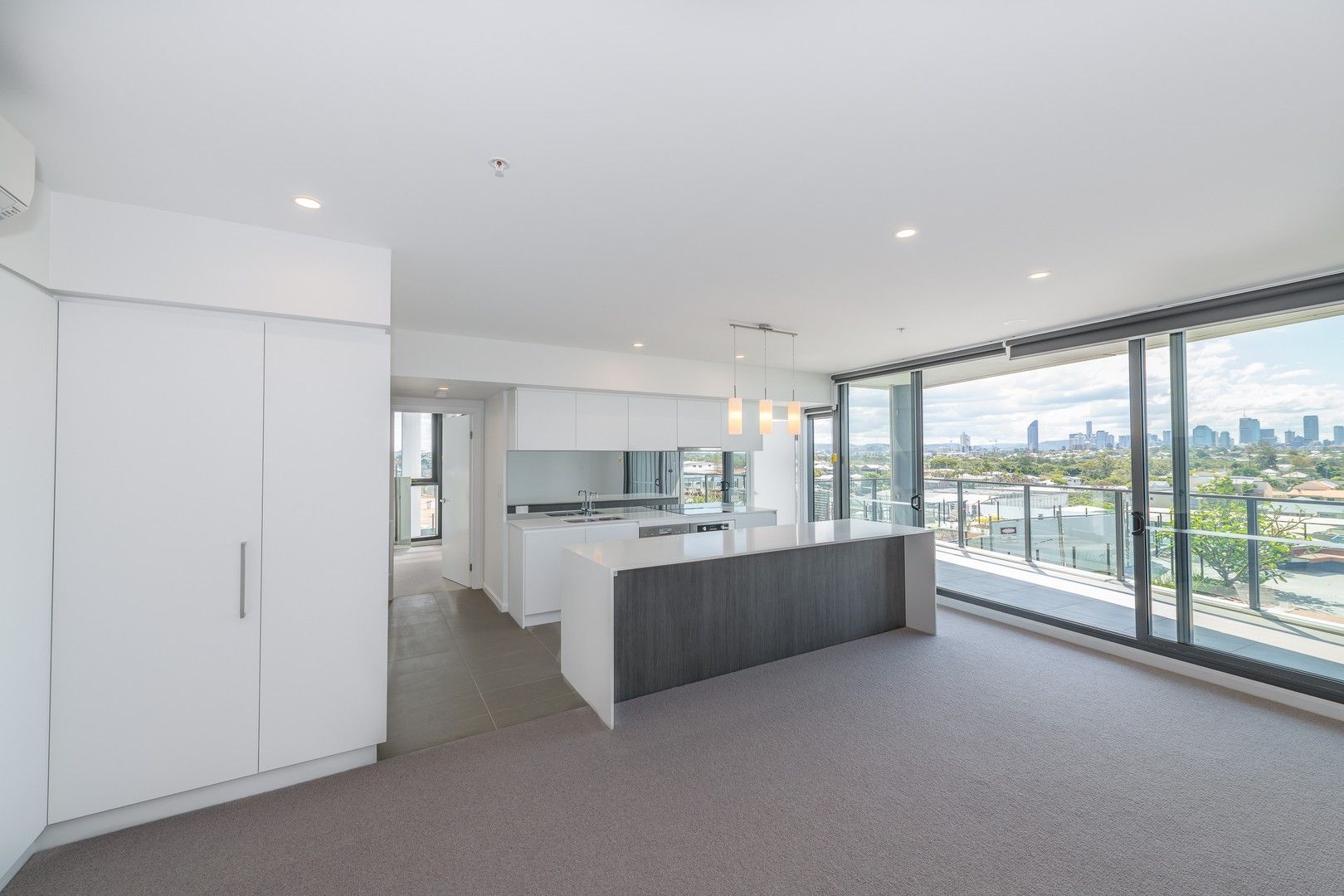 2 bedrooms Apartment / Unit / Flat in 20901/300 Old Cleveland rd COORPAROO QLD, 4151