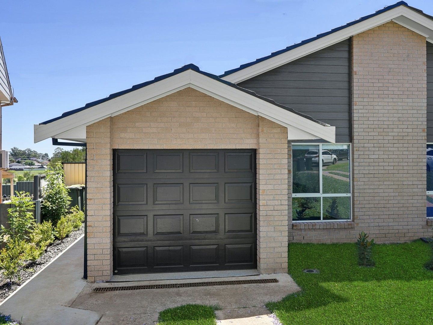 3 bedrooms House in 2/13 Porter Street, MINTO NSW, 2566