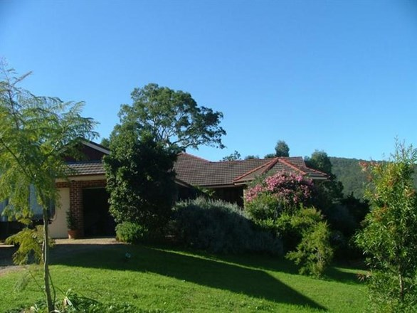 19 Count Street, Paterson NSW 2421