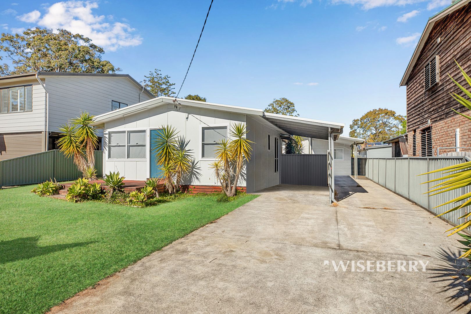 10 & 10a Charmhaven Avenue, Charmhaven NSW 2263, Image 2