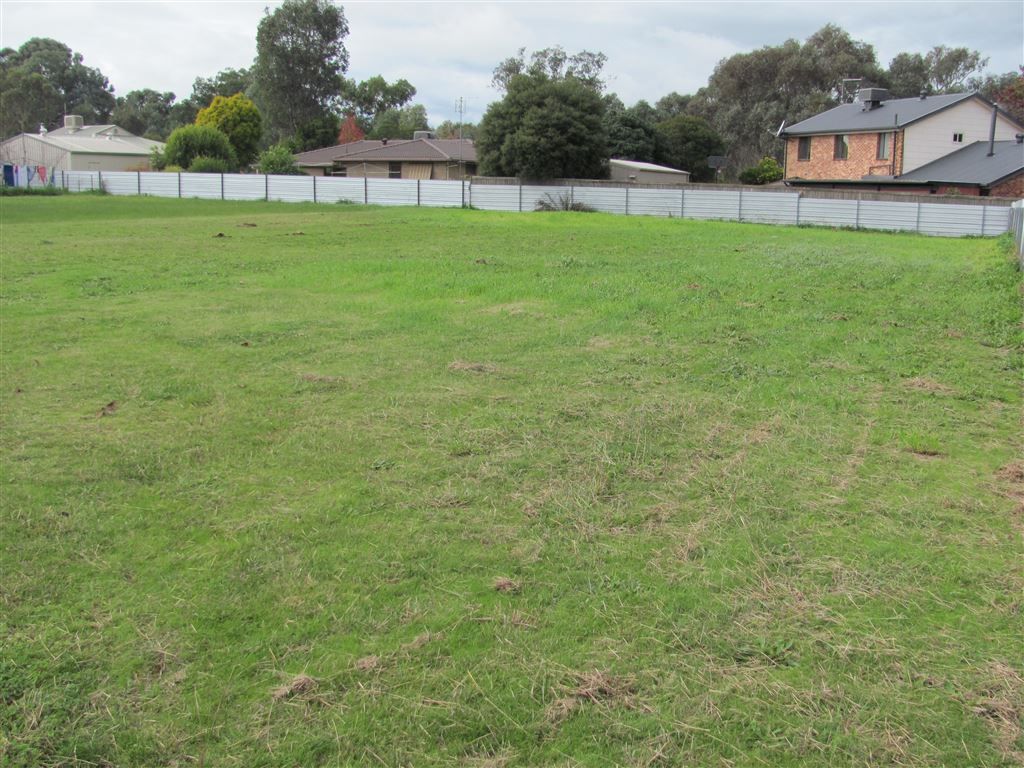 18 Vine Street, Holbrook NSW 2644, Image 0