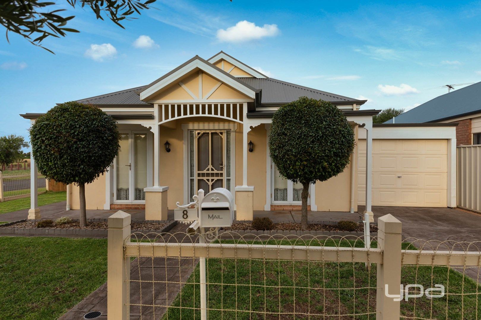 8 Lyme Park Circle, Caroline Springs VIC 3023, Image 0