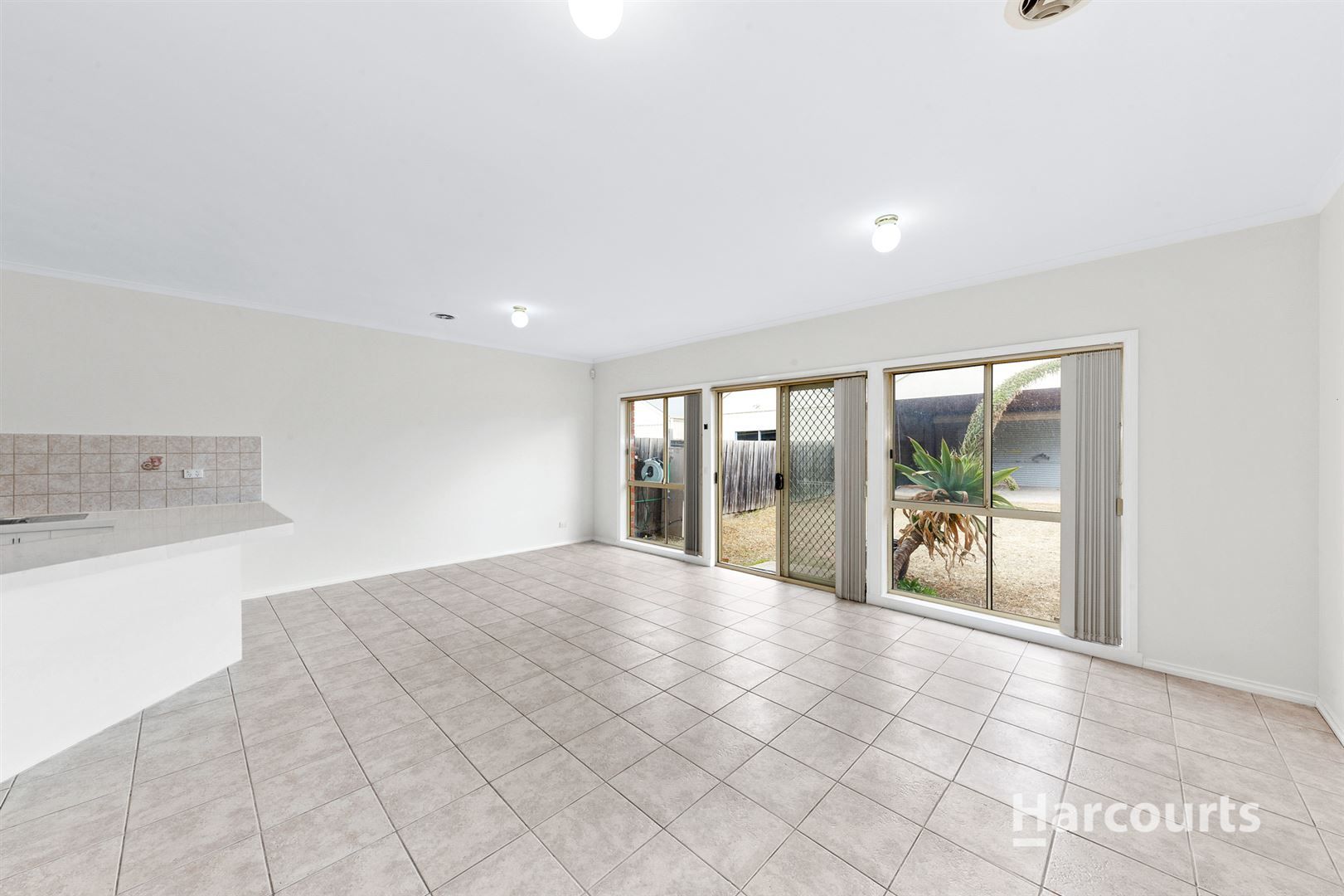 5 Lantern Court, Cairnlea VIC 3023, Image 2