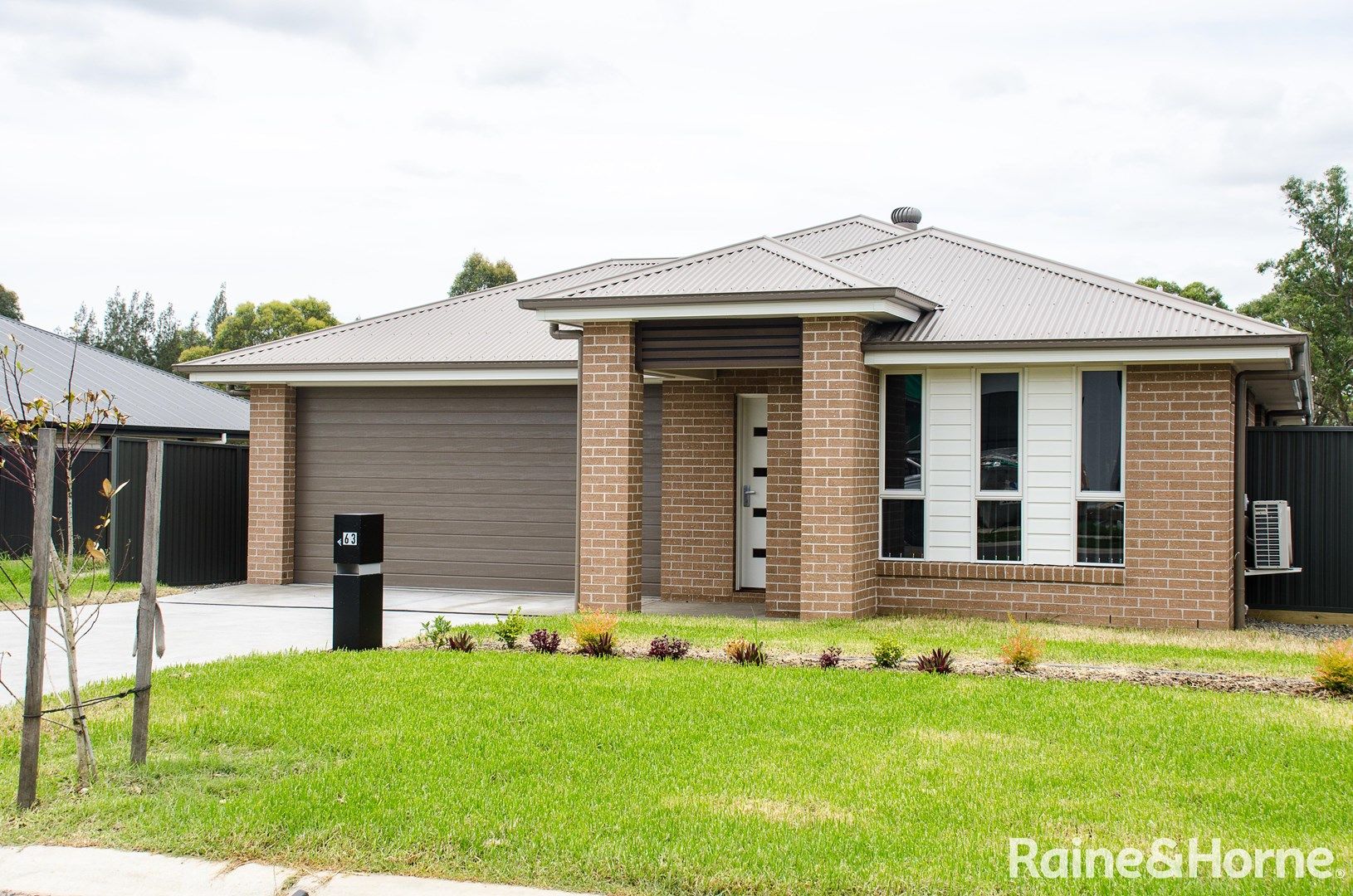 4 bedrooms House in 63 Crane Street HAMLYN TERRACE NSW, 2259
