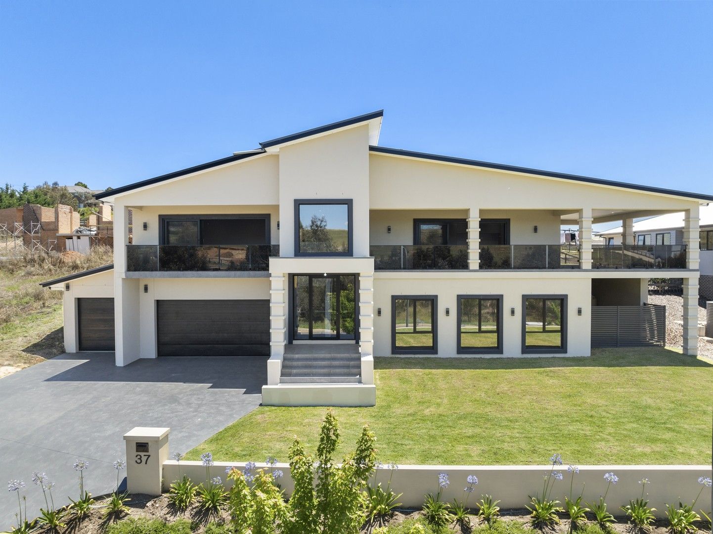 4 bedrooms House in 37 Sanctuary Drive GOULBURN NSW, 2580
