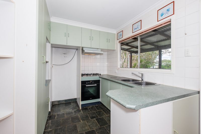 22 Prenter Crescent, KIPPA-RING QLD 4021, Image 2