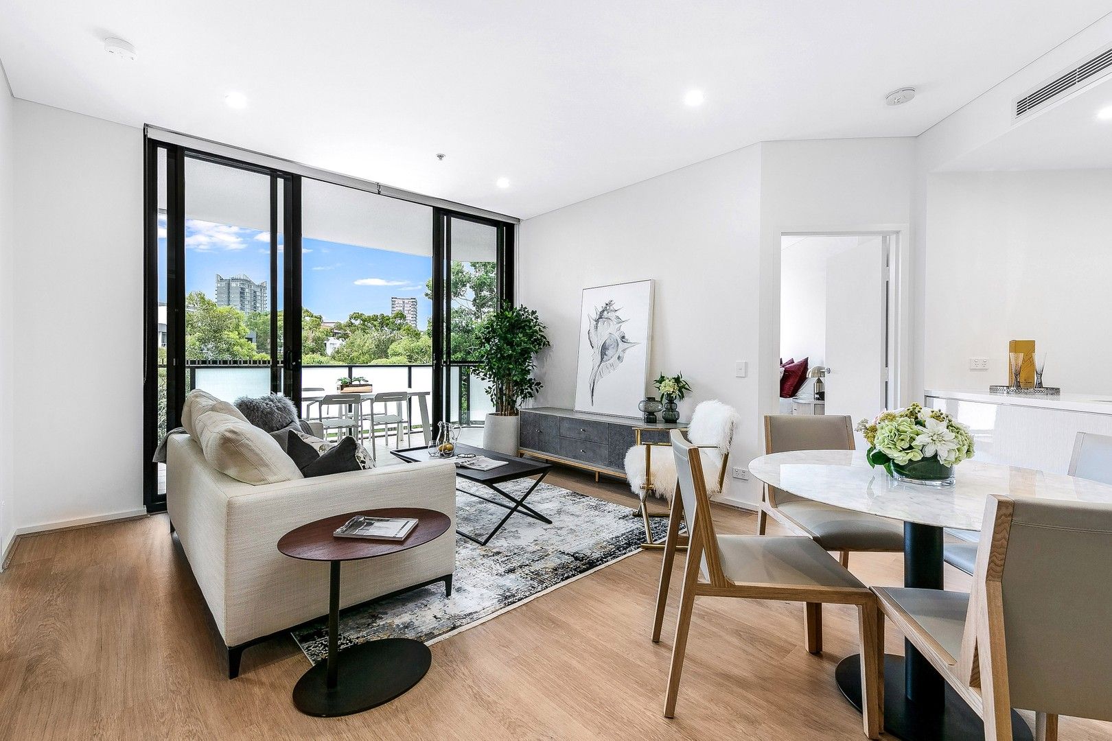 2 bedrooms Apartment / Unit / Flat in 321/1 Hutchinson Walk ZETLAND NSW, 2017
