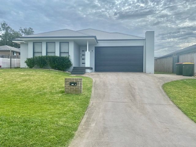 4 bedrooms House in 14 BACKLER STREET PORT MACQUARIE NSW, 2444