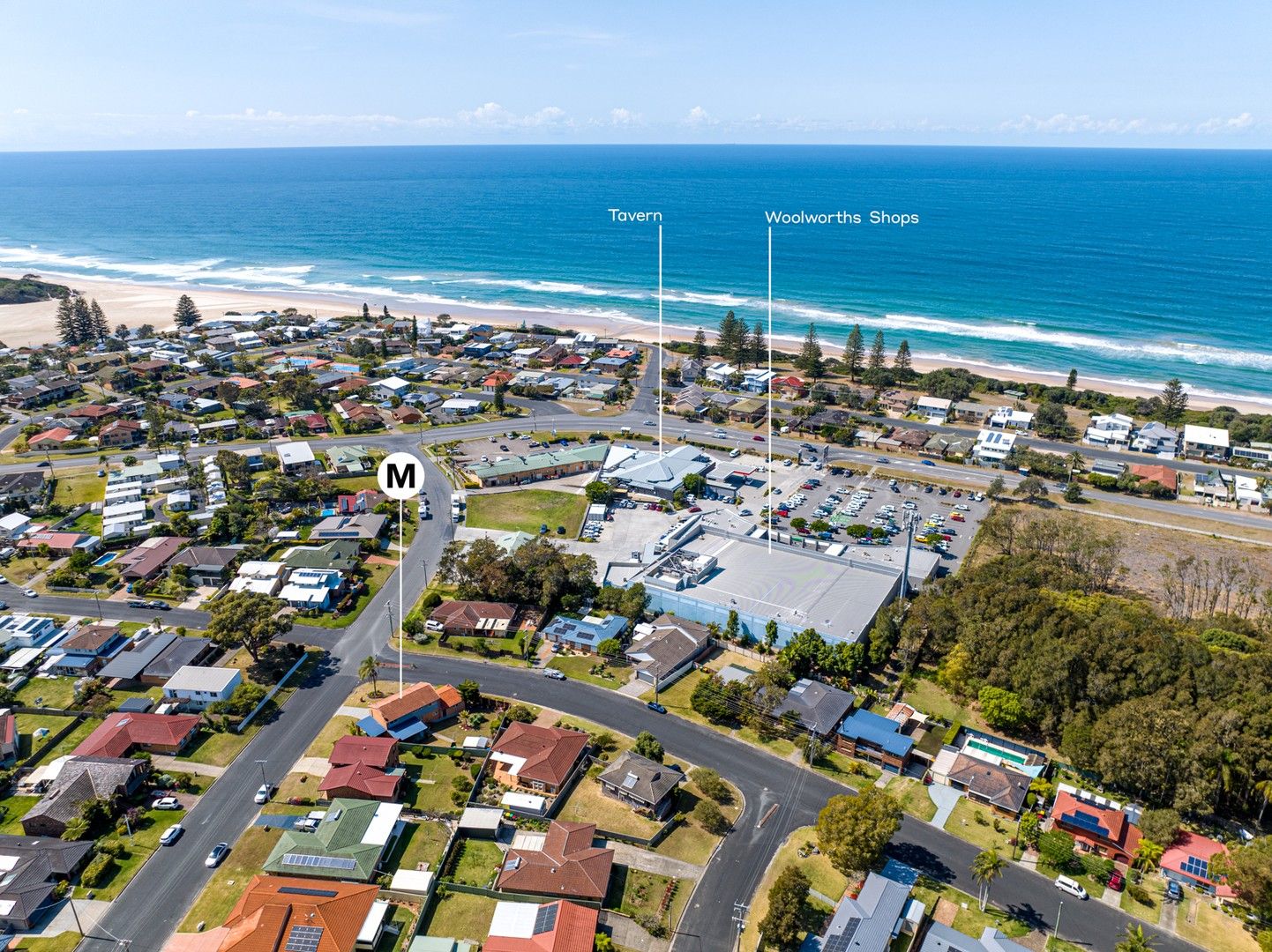 4 bedrooms House in 14 Ernest Street LAKE CATHIE NSW, 2445