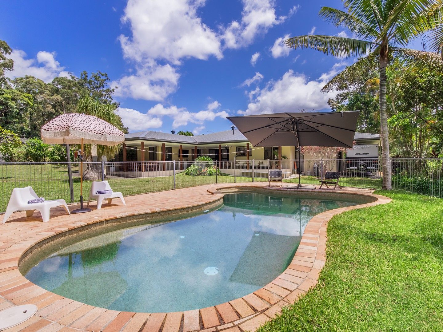 5 bedrooms House in Appaloosa Court MUDGEERABA QLD, 4213