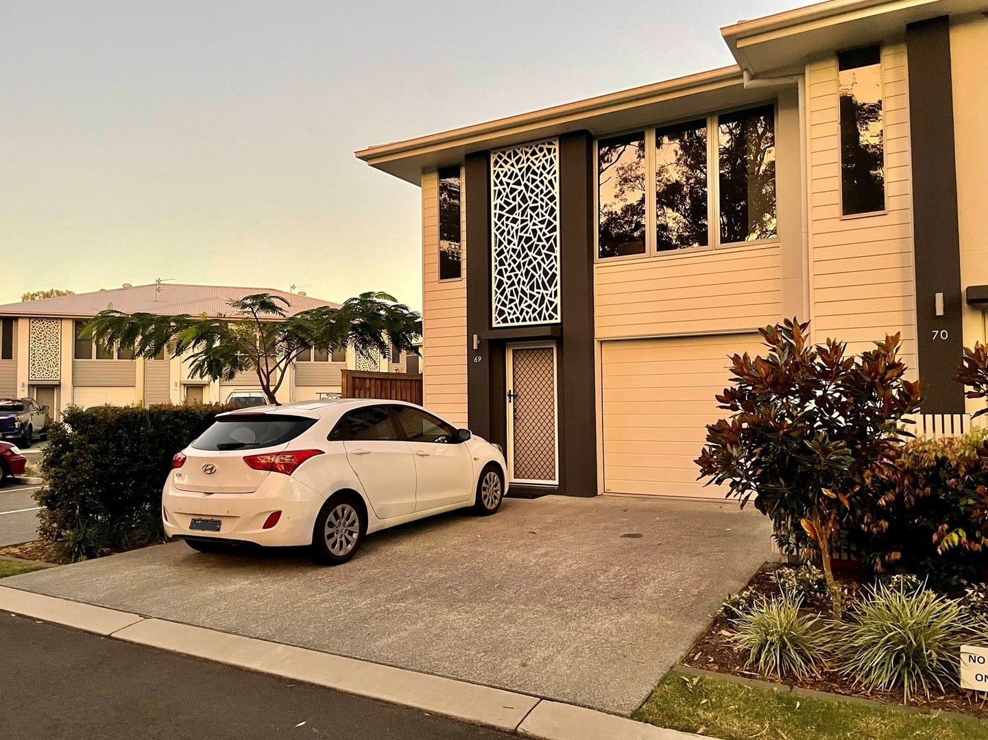 3 bedrooms Townhouse in 69/188 Gainsborough Drive PIMPAMA QLD, 4209