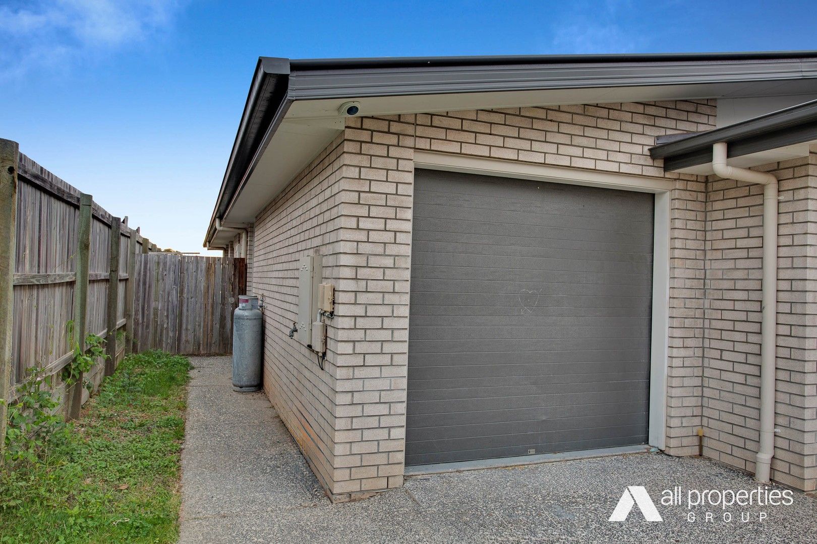 2 bedrooms Semi-Detached in 16A Chandon Street HILLCREST QLD, 4118