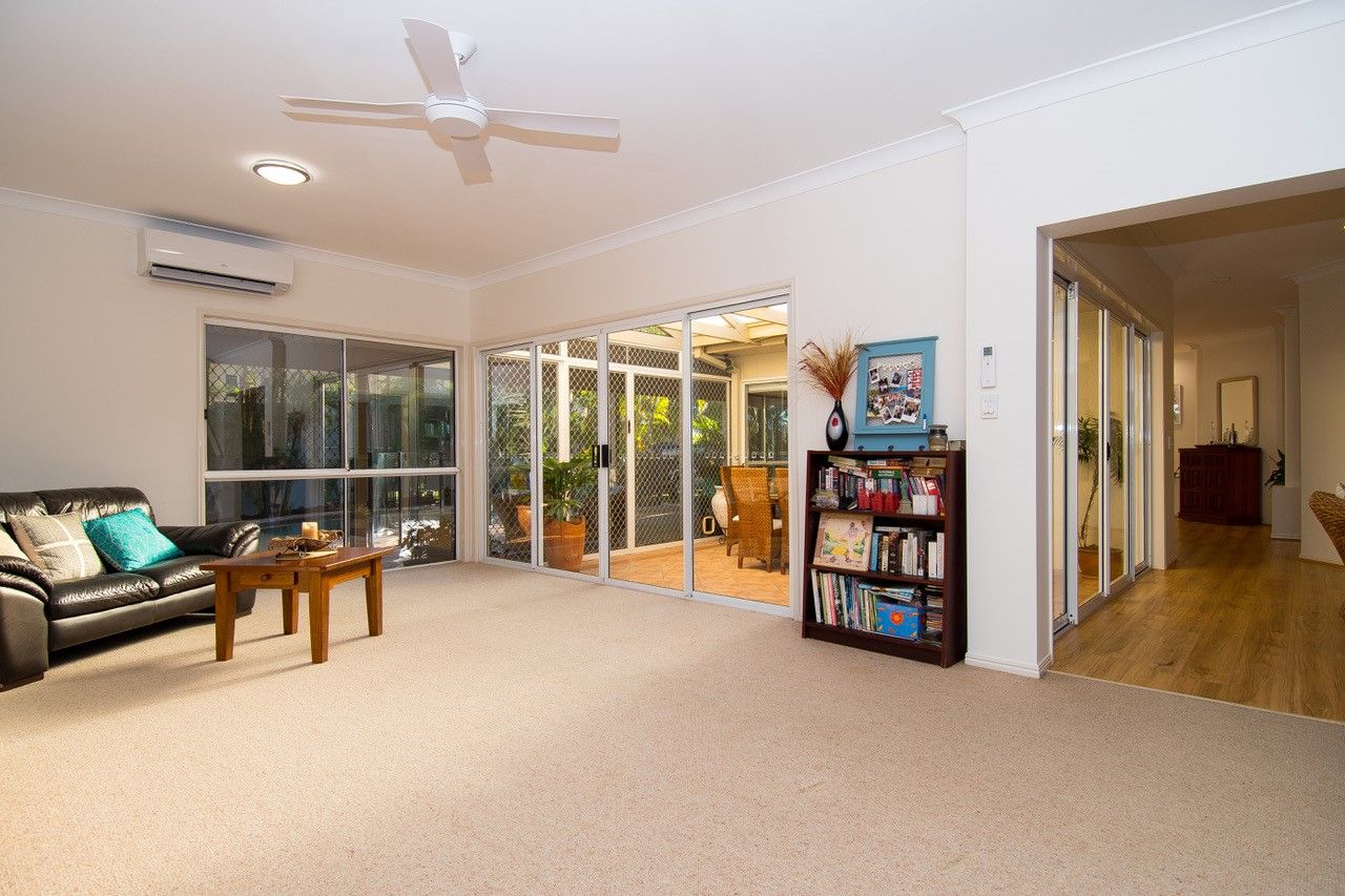 16 Chichester Drive, Arundel QLD 4214, Image 2