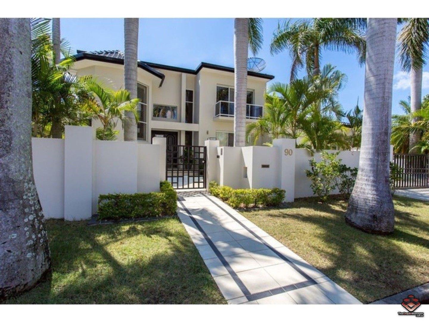 5 bedrooms House in  SURFERS PARADISE QLD, 4217