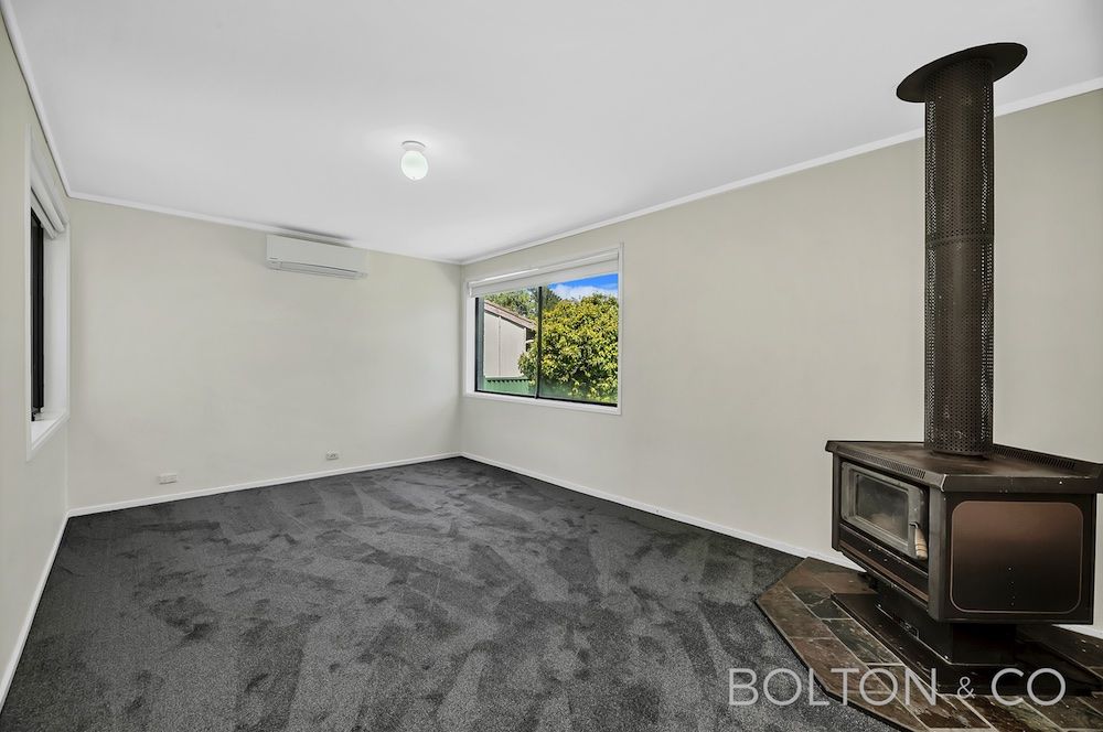 8 Yabsley Place, Charnwood ACT 2615, Image 2