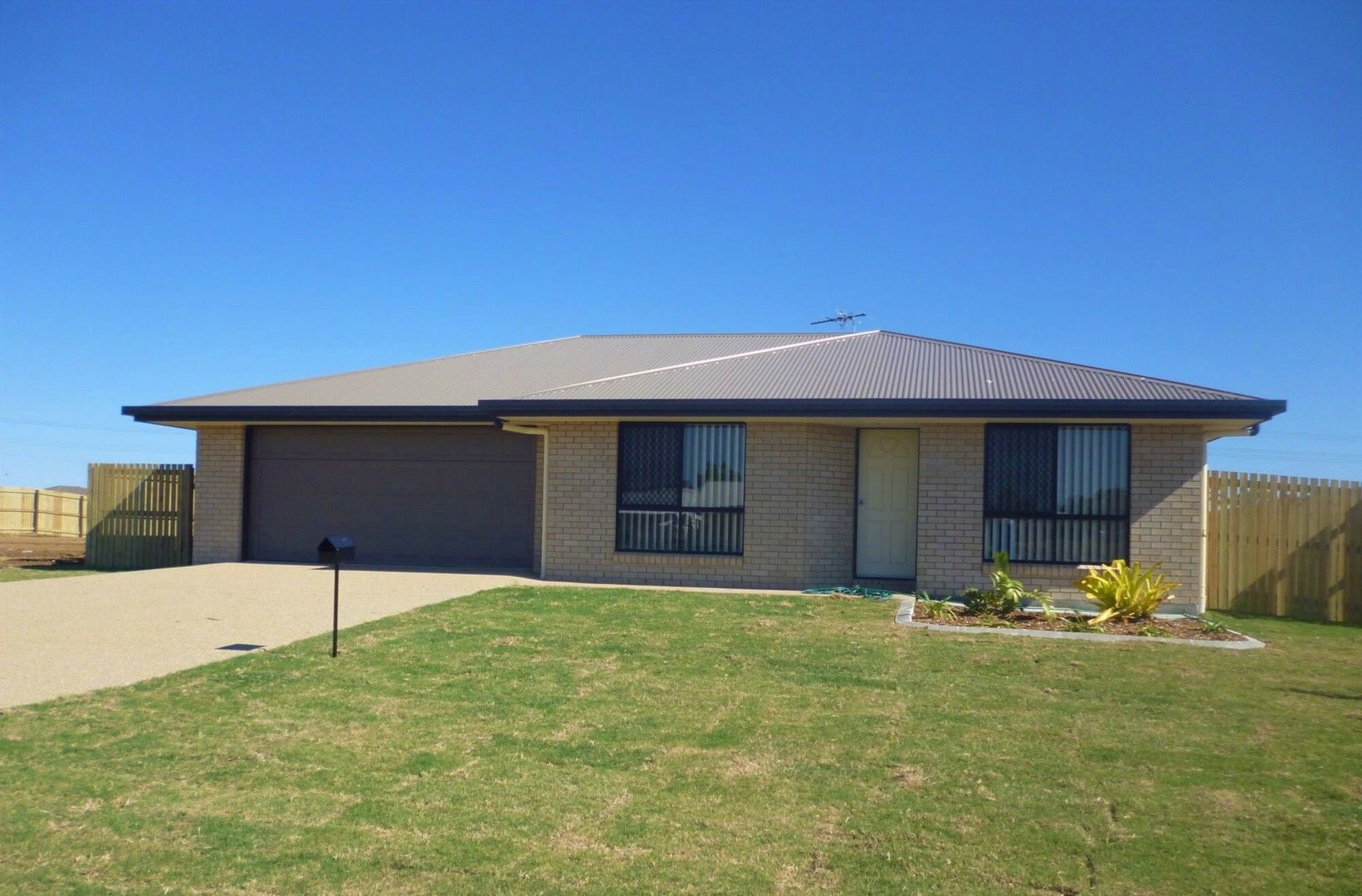 22 Owen Avenue, Gracemere QLD 4702, Image 0