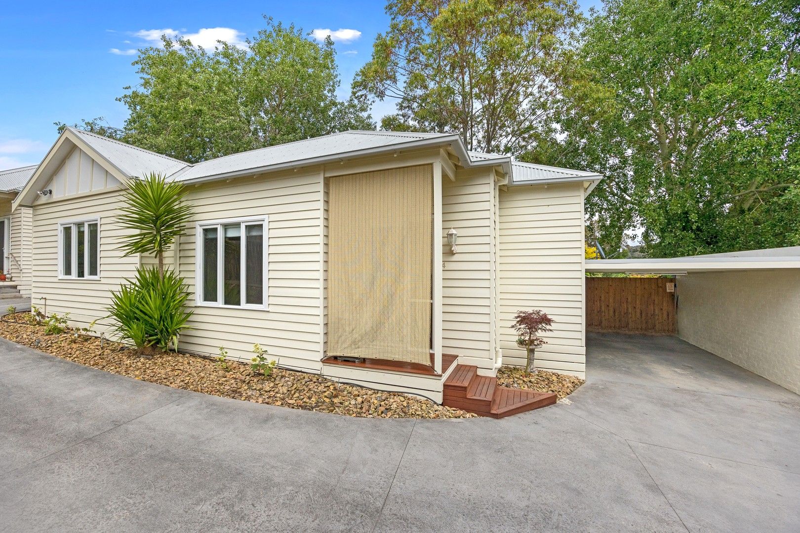 2 bedrooms Apartment / Unit / Flat in 4/19 Westmount Road HEALESVILLE VIC, 3777