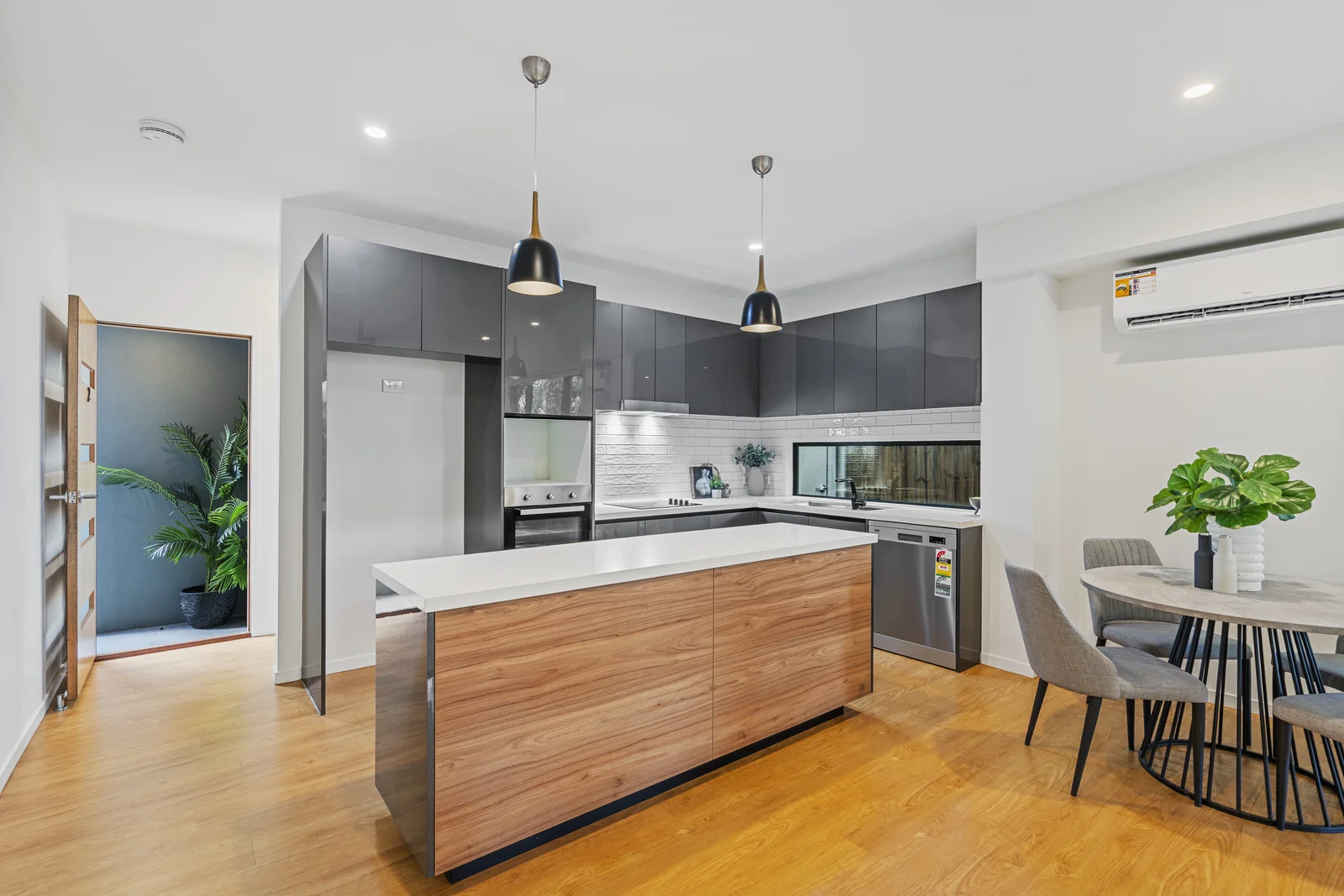 Additional image 4 of 2/79 Waterton Street, Annerley QLD 4103