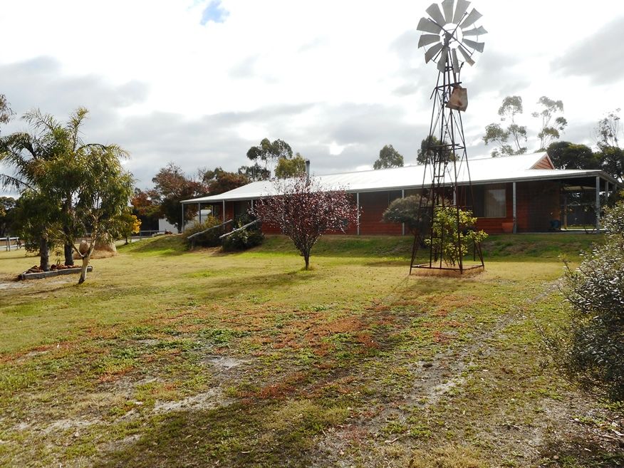 30 Warren Road, Katanning WA 6317, Image 0