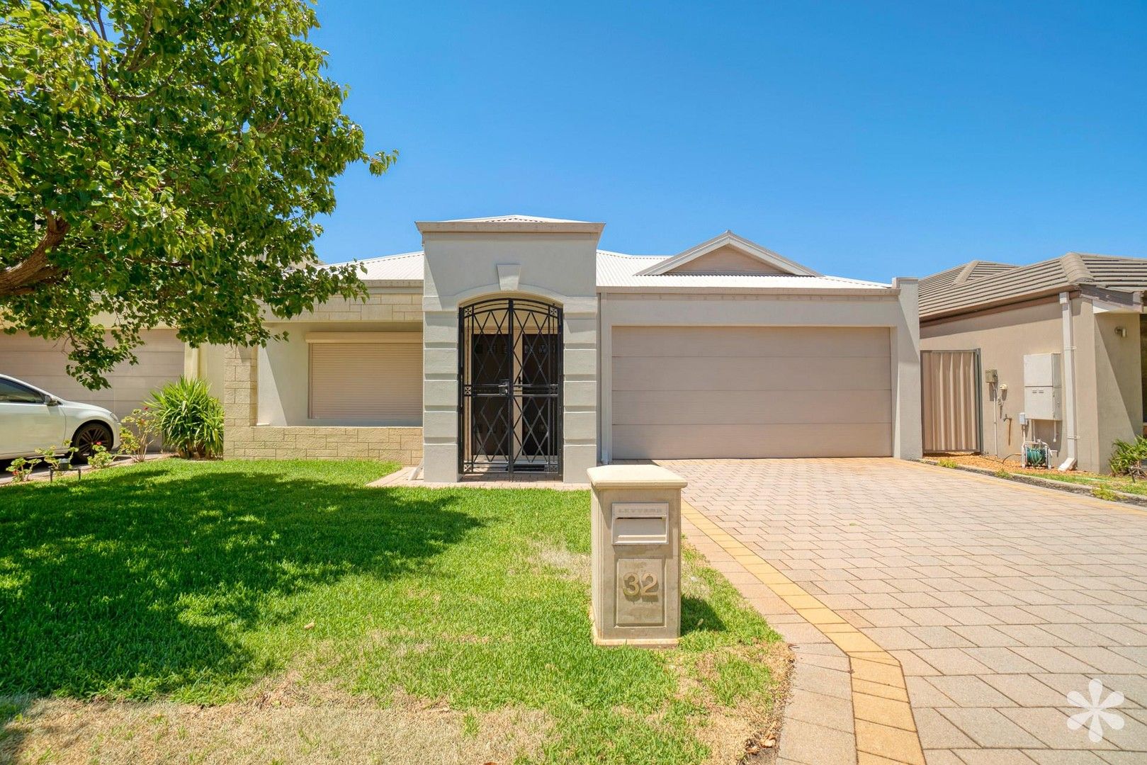 3 bedrooms House in 32 MacMillan Boulevard CANNING VALE WA, 6155