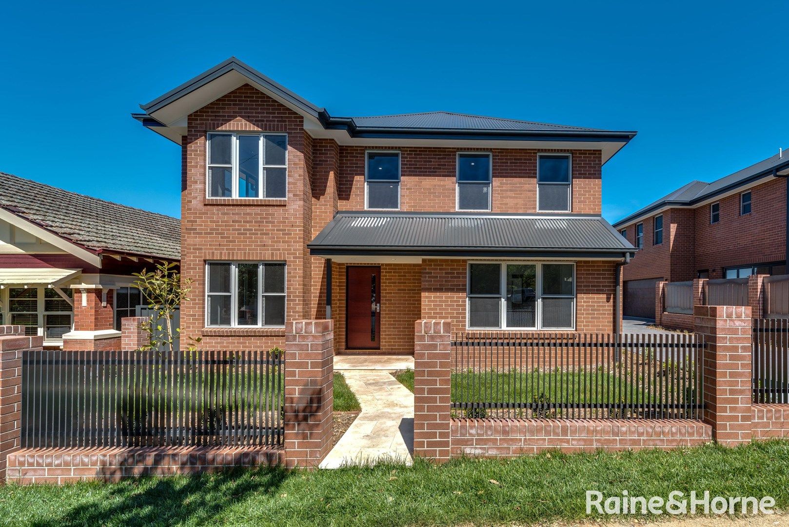 4 bedrooms Townhouse in 1/163 Cowper Street GOULBURN NSW, 2580