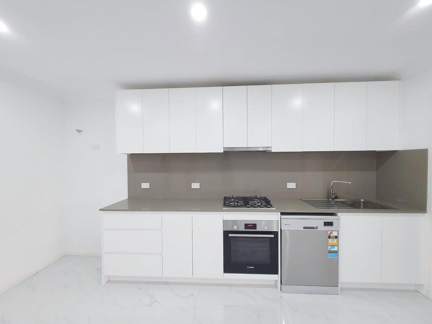 2 bedrooms House in 150a Leacocks Lane CASULA NSW, 2170