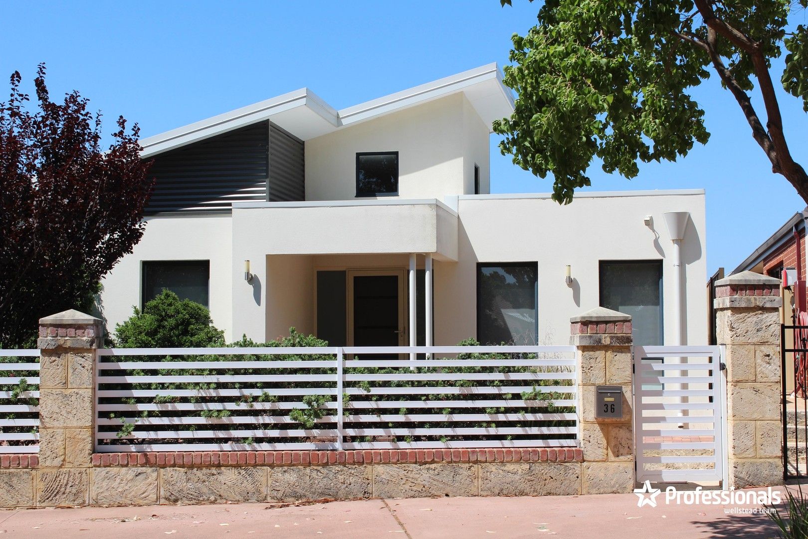 4 bedrooms House in 36 Parkfarm Drive SOUTH GUILDFORD WA, 6055