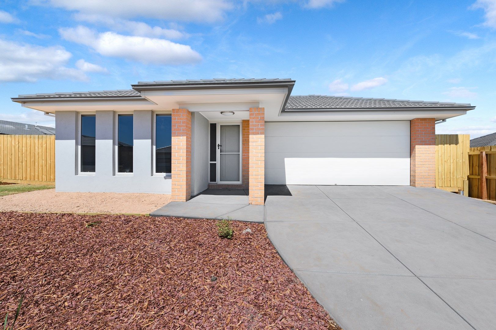 4 bedrooms House in 26 Hart Crescent BROOKFIELD VIC, 3338