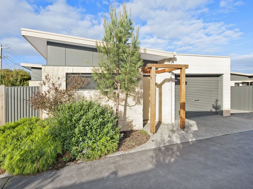 1/5 Pengilley Avenue, Apollo Bay VIC 3233, Image 1