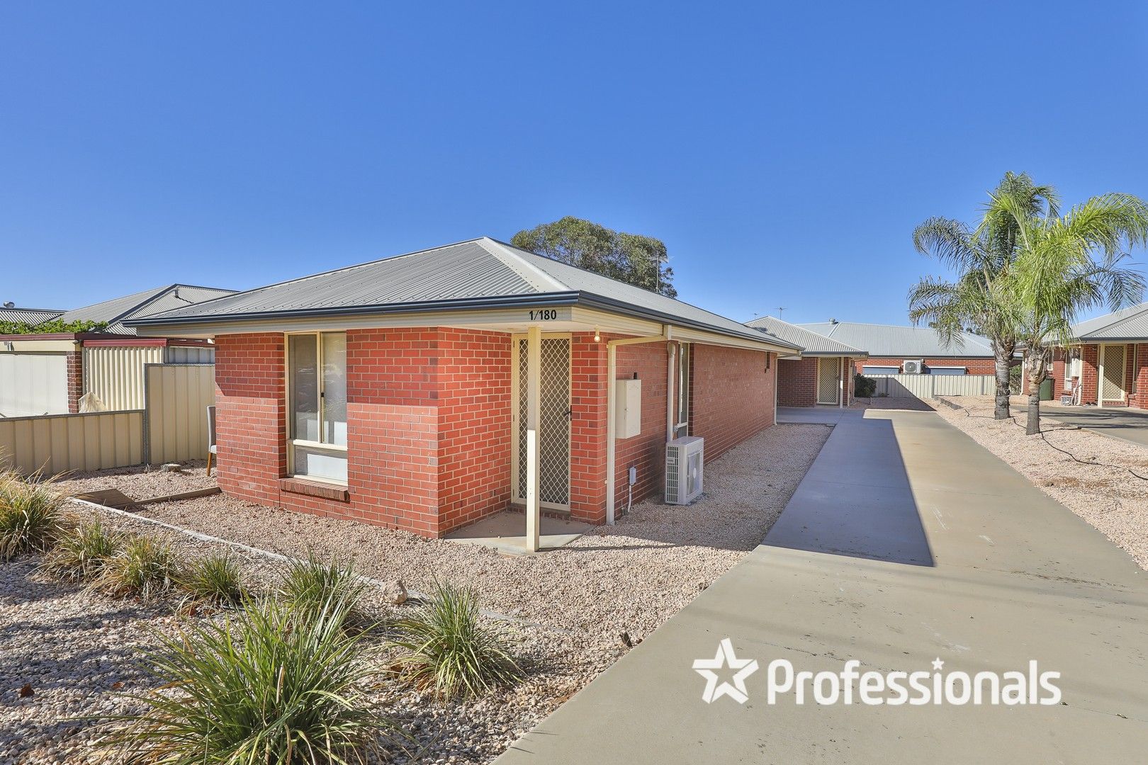 1 & 2/180 Pitman Avenue, Buronga NSW 2739, Image 0