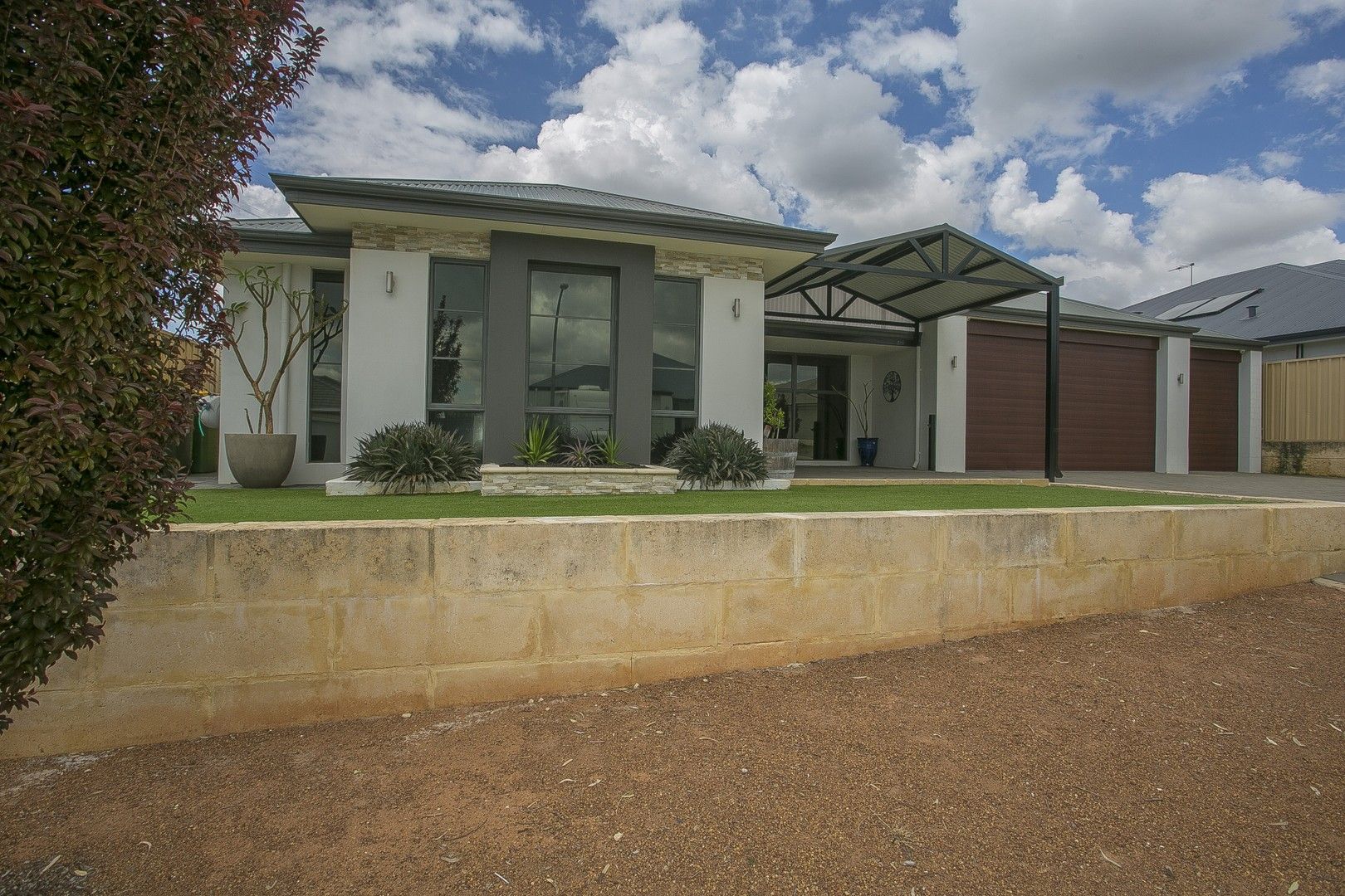 5 bedrooms House in 40 Sedge Way HELENA VALLEY WA, 6056