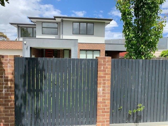 4 bedrooms House in 4 Willesden St HUGHESDALE VIC, 3166