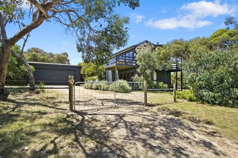 16 Aireys Street, Aireys Inlet VIC 3231, Image 0