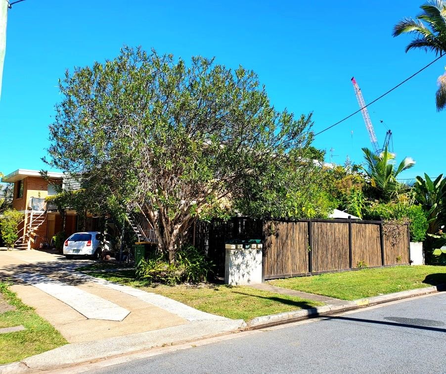 2 bedrooms Apartment / Unit / Flat in 3/8 Kalyan Street CHEVRON ISLAND QLD, 4217