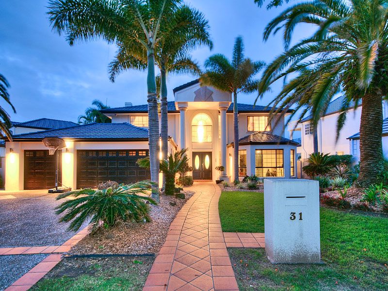 6 bedrooms House in 31 Istana View CLEAR ISLAND WATERS QLD, 4226