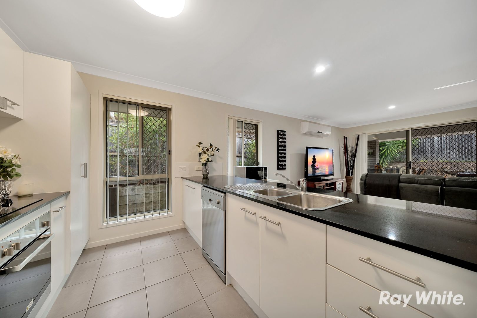 64 Mclachlan court, Willow Vale QLD 4209, Image 2
