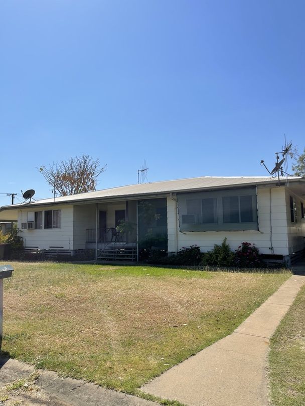 Sold 26 Middle Cres, Dysart QLD 4745 on 30 May 2022 2017306321 Domain