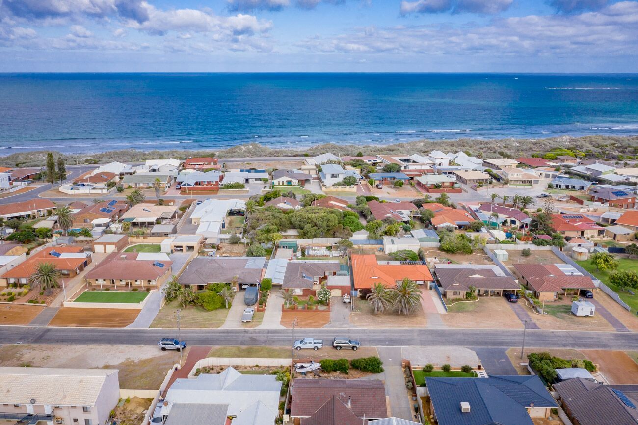 11 Hakea Street, Tarcoola Beach WA 6530, Image 2