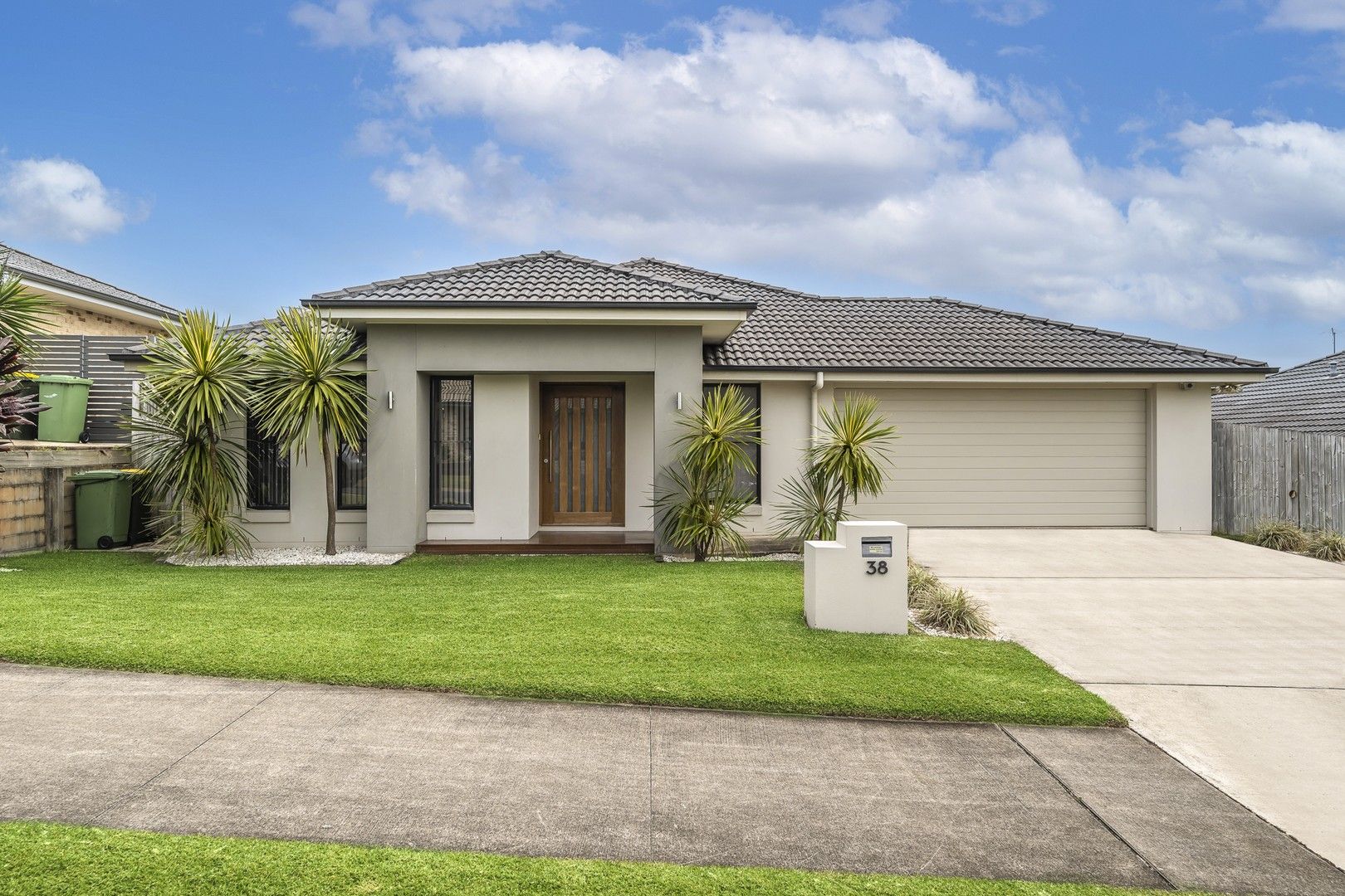 4 bedrooms House in 38 Michael David Drive WARNER QLD, 4500