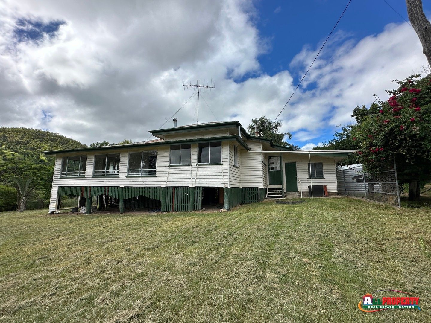 3 bedrooms Acreage / Semi-Rural in 68 Mount Berryman Road MOUNT BERRYMAN QLD, 4341