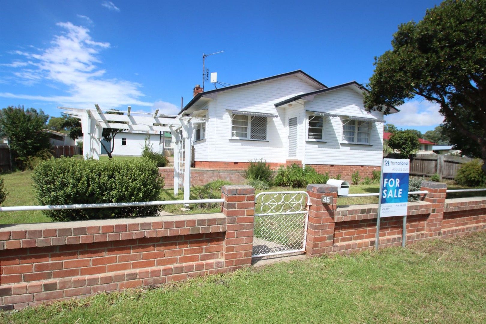 3 bedrooms House in 45 Wood Street TENTERFIELD NSW, 2372