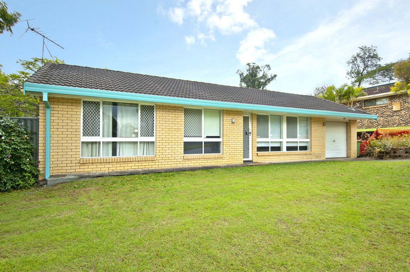 3 bedrooms House in 15 Dublin Drive EAGLEBY QLD, 4207