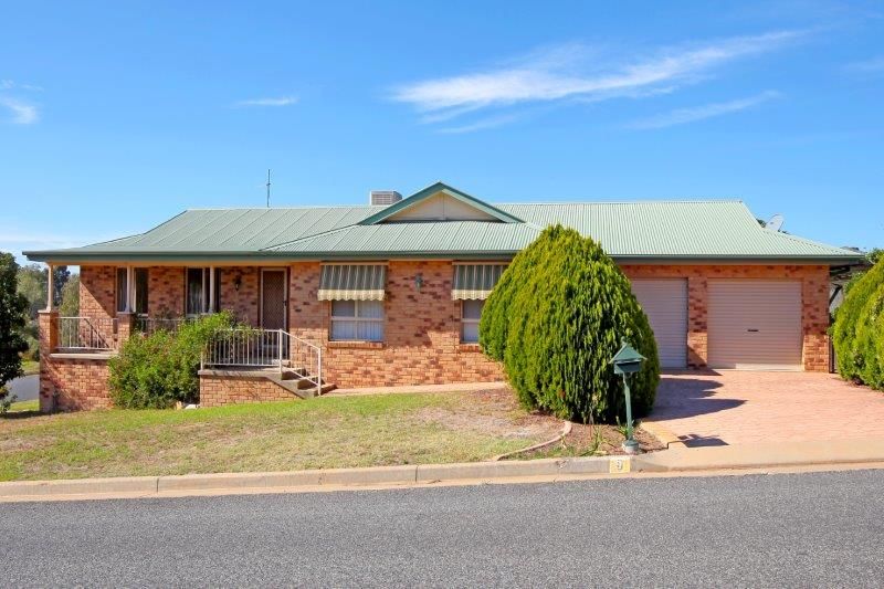 8 John Potts Dr, Junee NSW 2663, Image 1