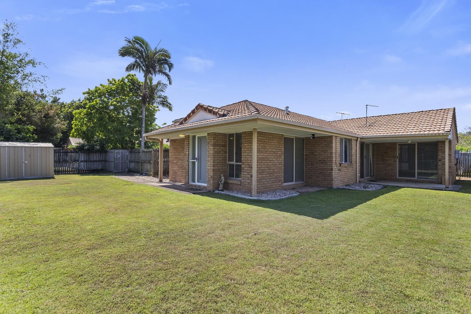 3 bedrooms Apartment / Unit / Flat in 2/27 Sugarwood Street BELLBOWRIE QLD, 4070